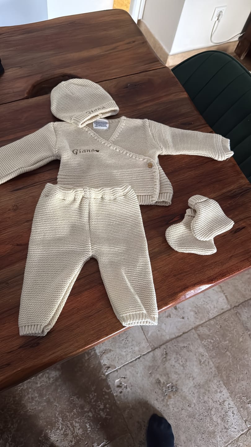 Customer photo review of Tenue maille brodée
