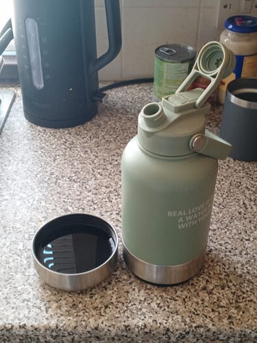 Customer photo review of The Bowl Bottle 2.0 | 3-in-1 Travel Bottle