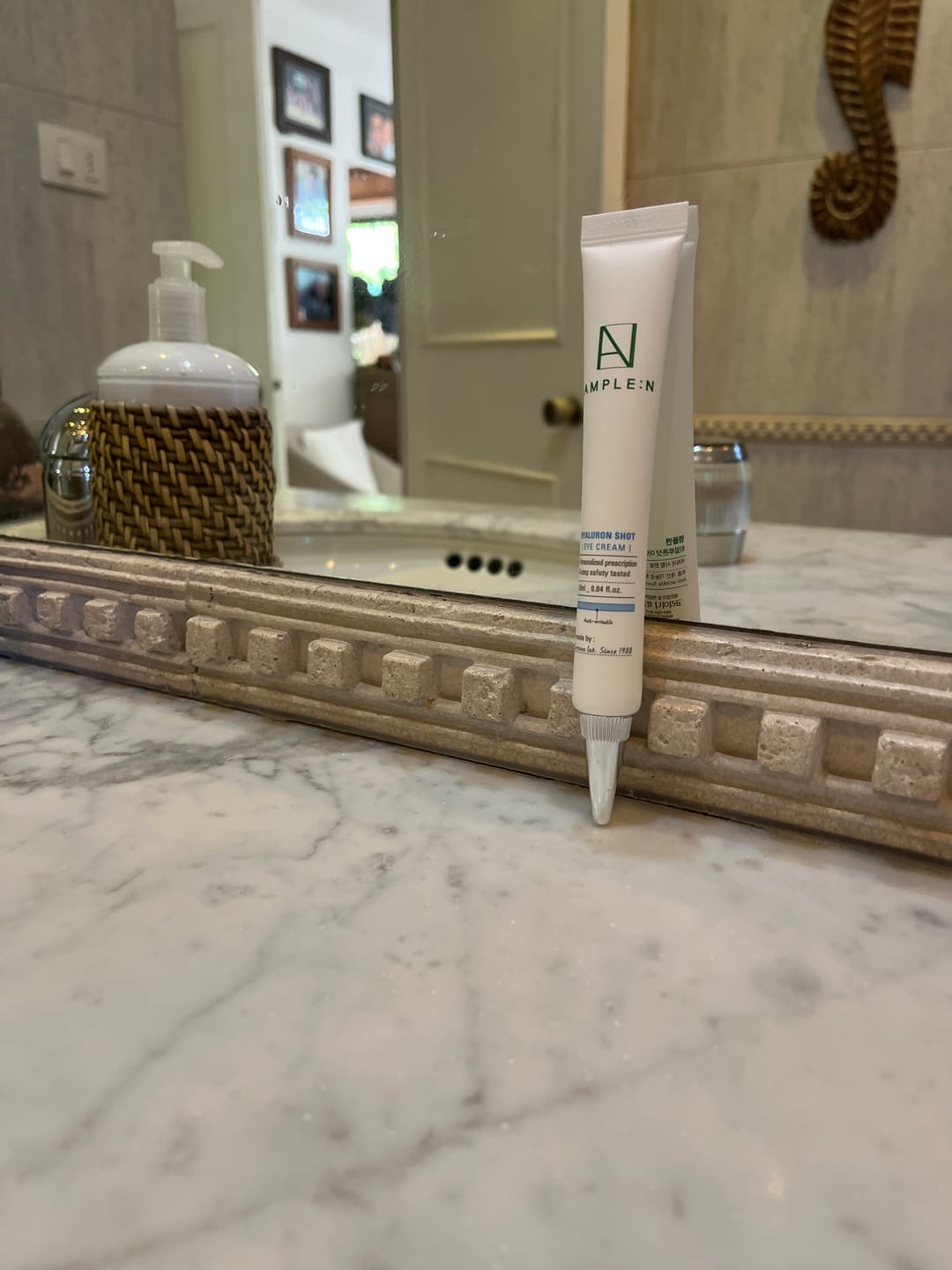 Customer photo review of Crema Contorno Ojos Antiedad AMPLEN Ácido Hialurónico 25 ml
