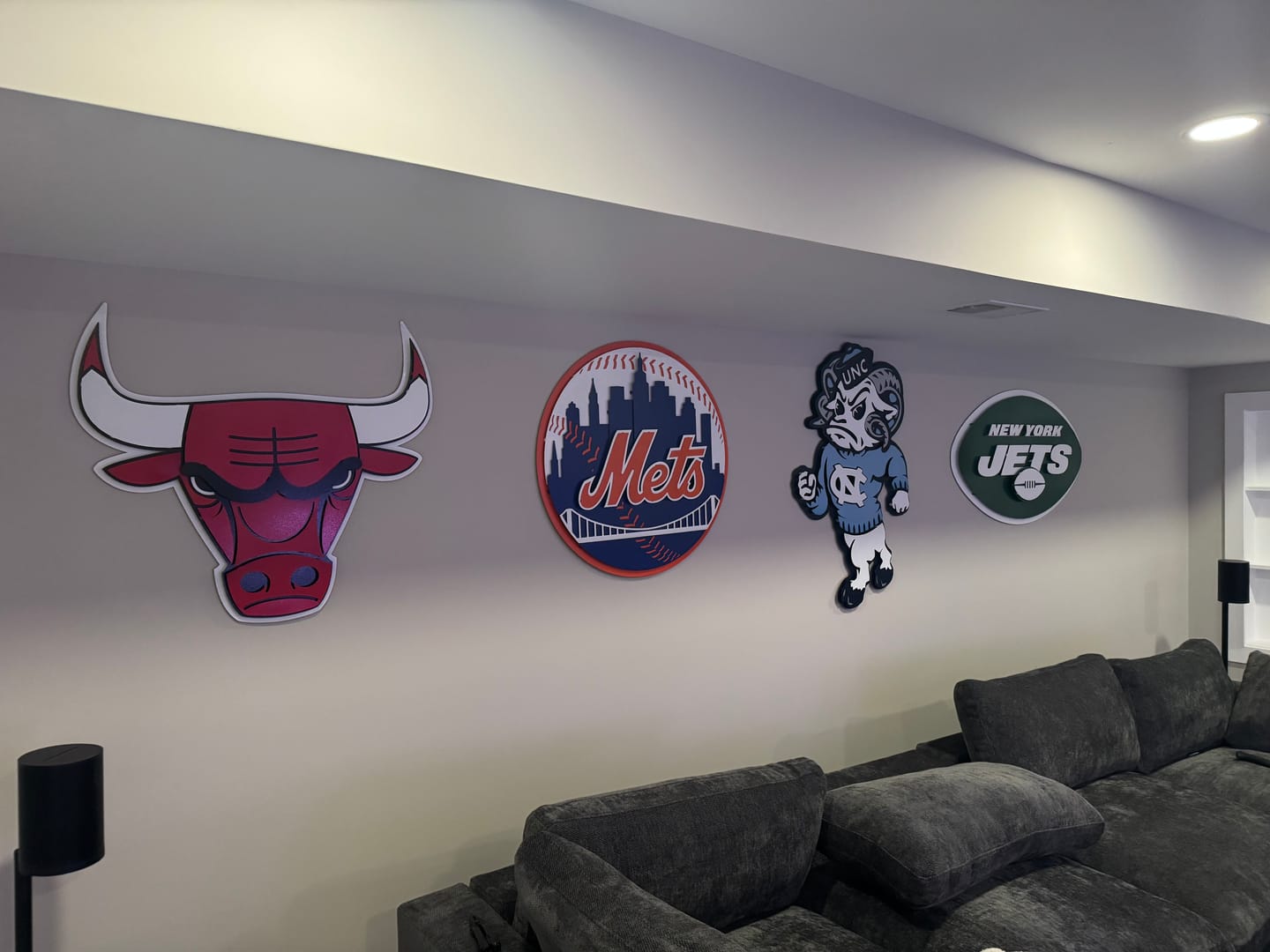 Customer photo review of New York Mets Crest 3D Vintage Metal Wall Art