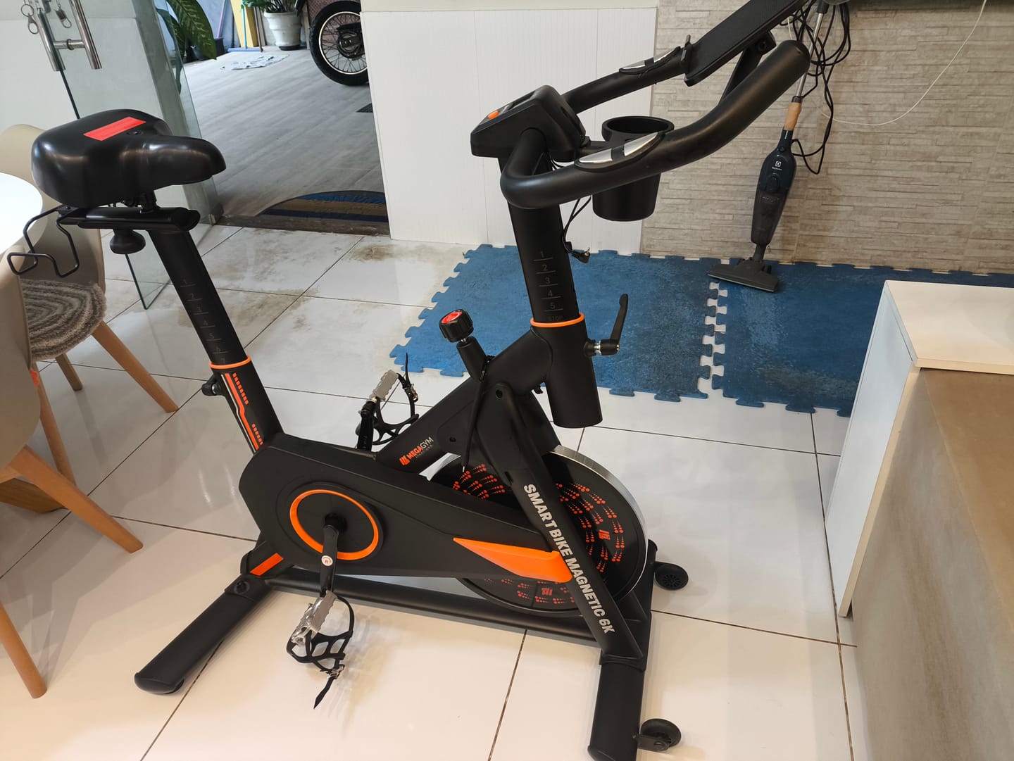 Customer photo review of Bicicleta Ergométrica Smart Magnetic 6K | Resistência Magnética Potente | Banco Ultra Soft | Suporta 160 Kg