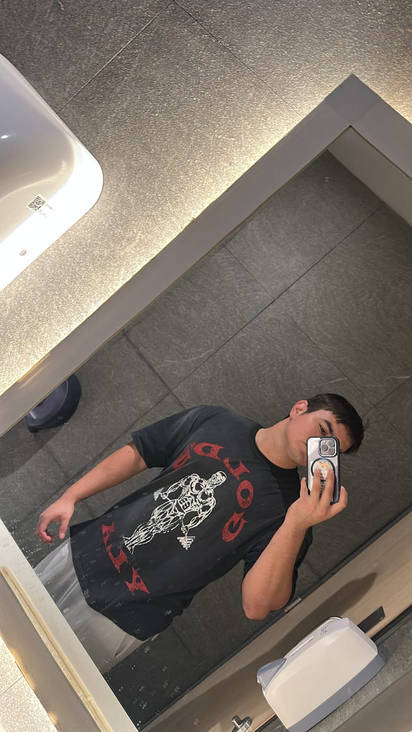 Customer photo review of 4213 - Gold's Iron Legacy Icon Tees