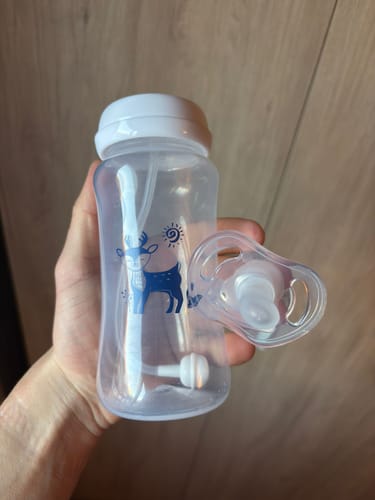 Customer photo review of Hands-Free Baby Bottle