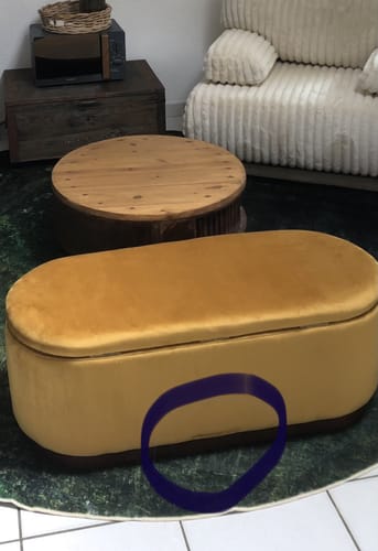 Customer photo review of LIMA - Banc coffre avec rangement en bois et velours jaune moutarde