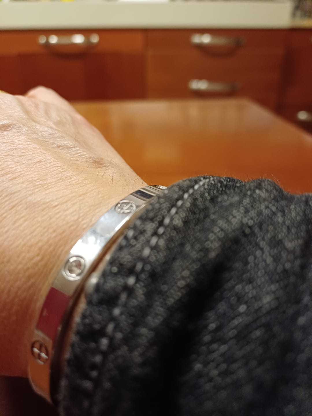 Customer photo review of Bracciale Rigido con Zirconi – Oro Giallo, Oro Rosa o Oro Bianco
