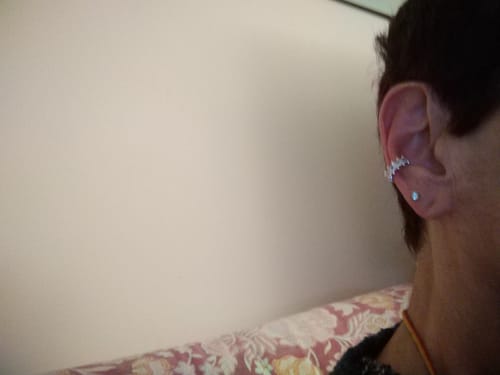 Customer photo review of Orecchino Ear Cuff zirconi quadrati