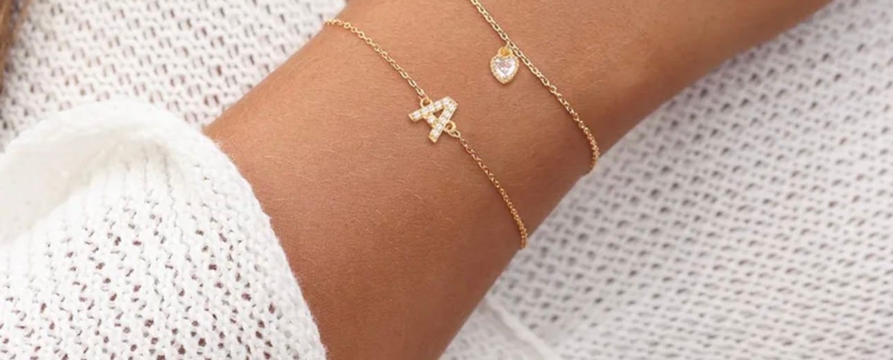 Customer photo review of Pulsera Plateada Bolitas Inicial Con Zirconias