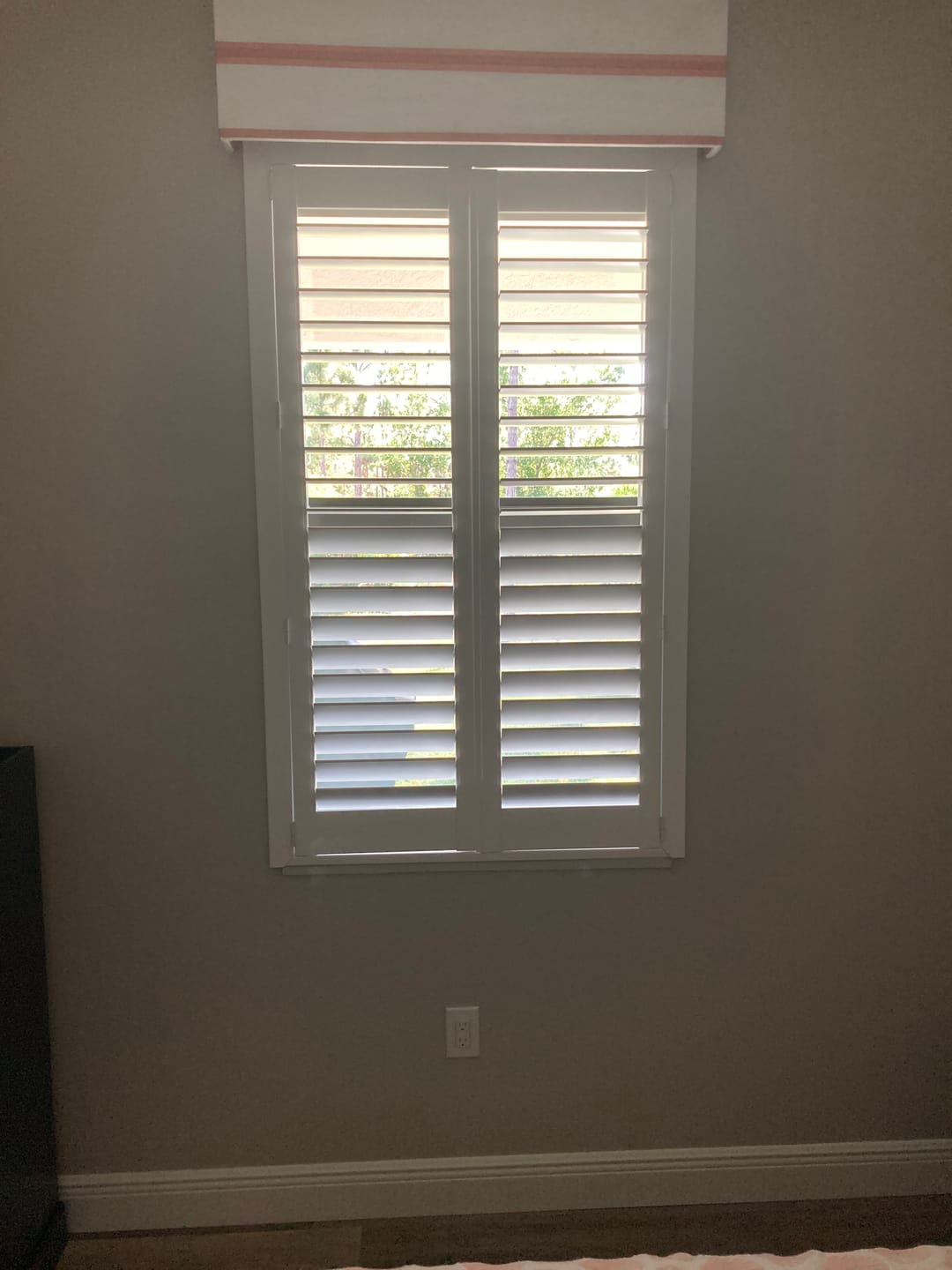 Customer photo review of Economy Polyresin Plantation Shutter