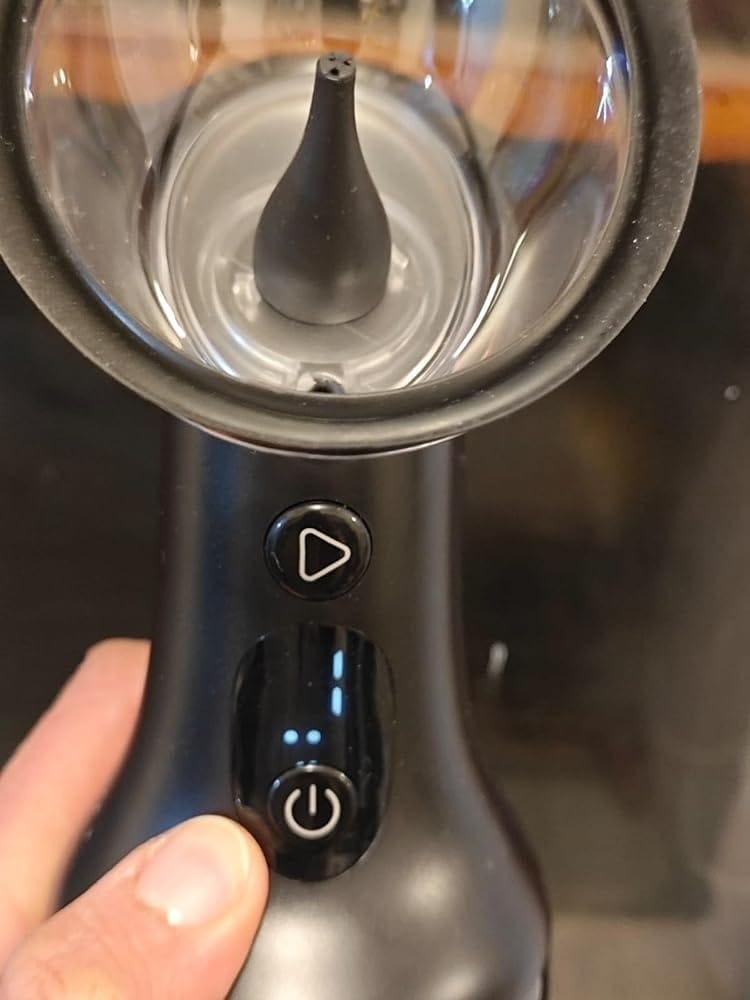 Customer photo review of OtoClear™ - Irrigador de Oídos automático