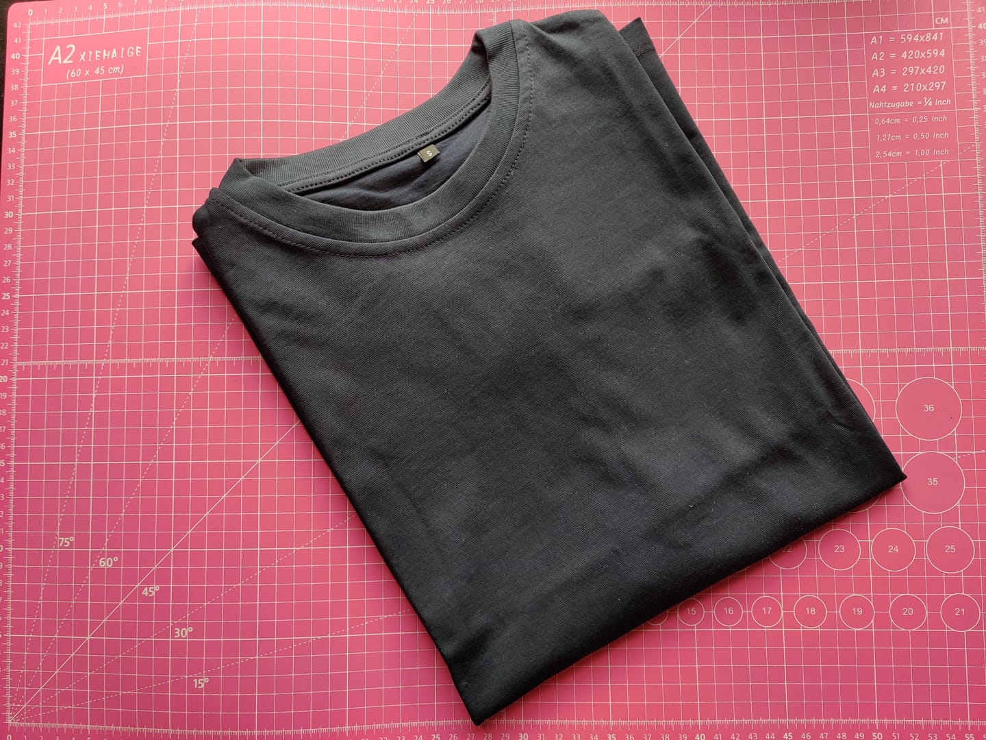 Customer photo review of T-Shirt Blanks Boxy Fit 190GSM Night Blue
