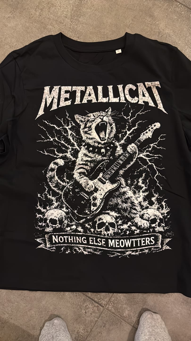 Customer photo review of Metallicat Organic Shirt Women