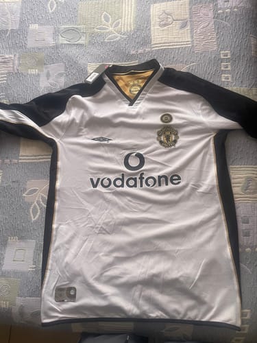 Customer photo review of MANCHESTER UNITED 2001/02