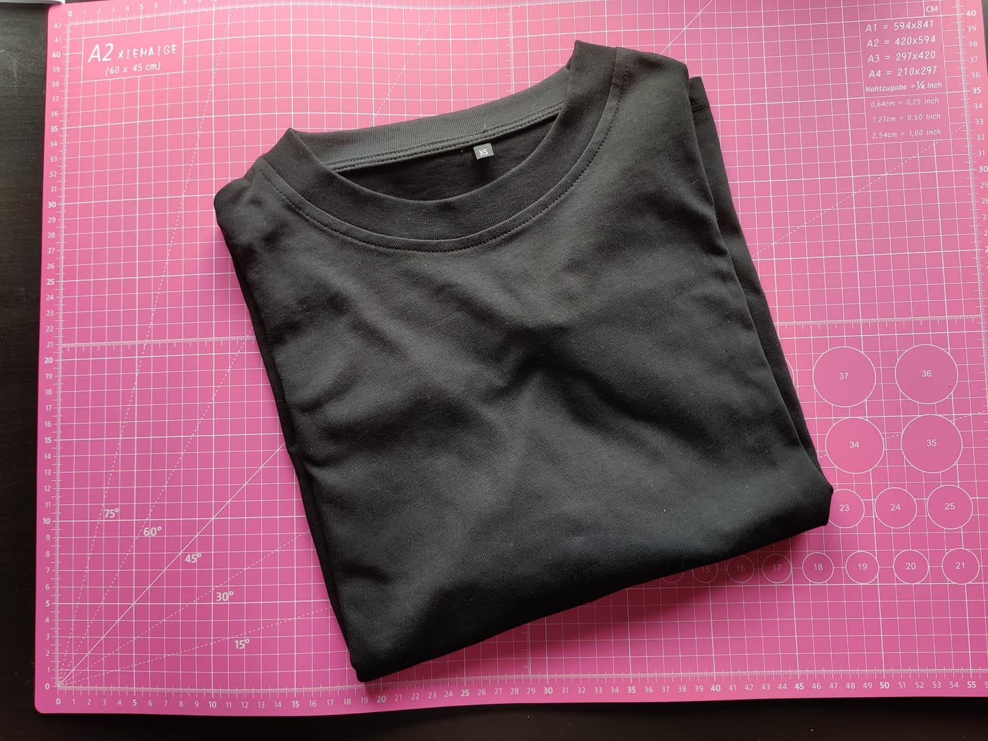 Customer photo review of Longsleeve Cropped Blanks 220GSM Black