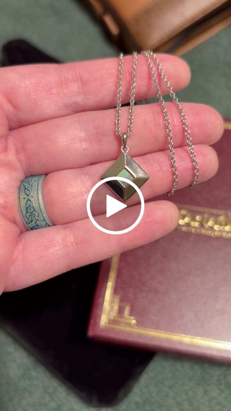 Customer video review of Classic TANAOR Necklace