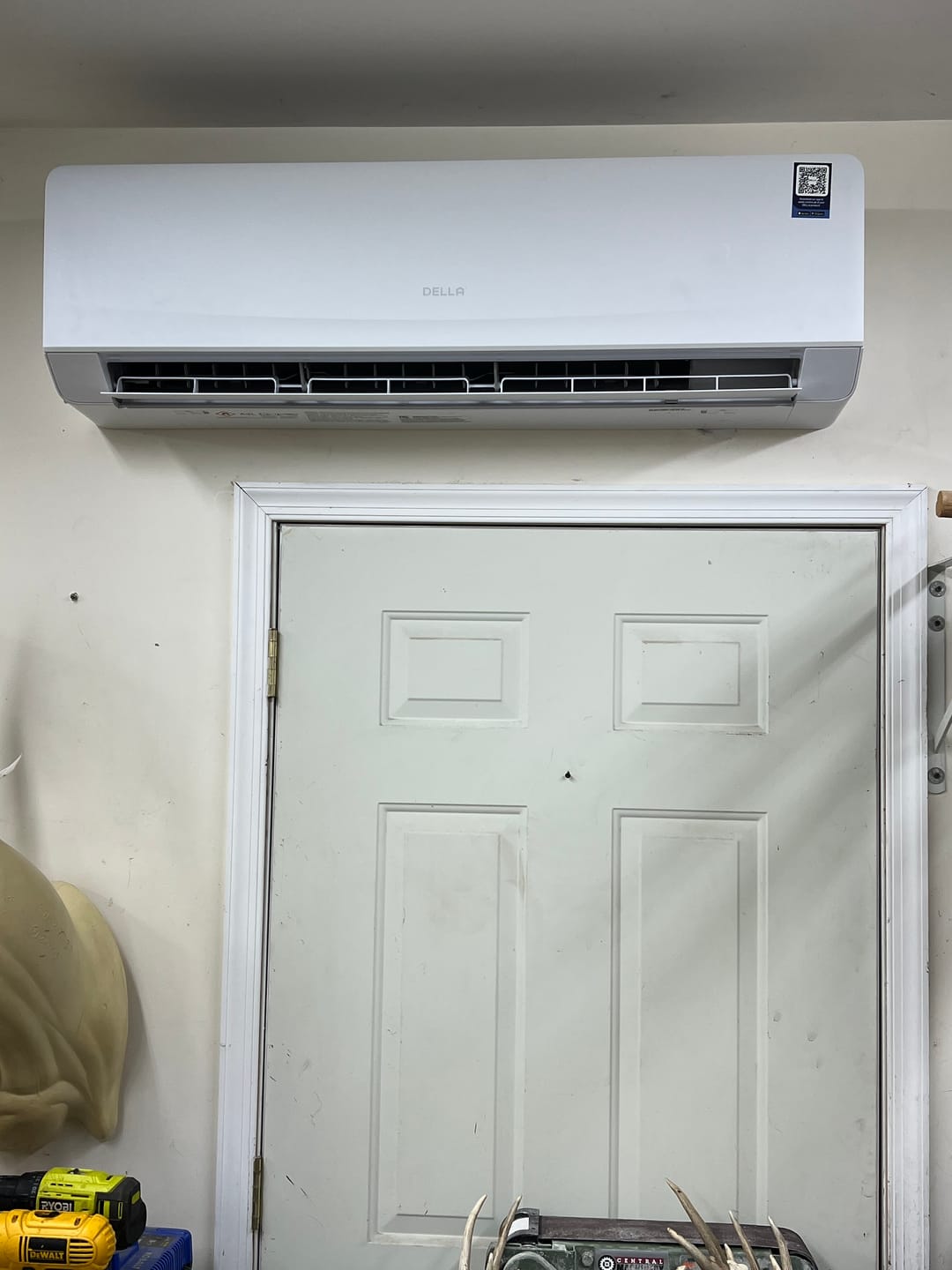 Customer photo review of DELLA Serena Series 18000 BTU 22 SEER2 Mini-Split Heat Pump AC - Up to 1000 Sq.Ft.