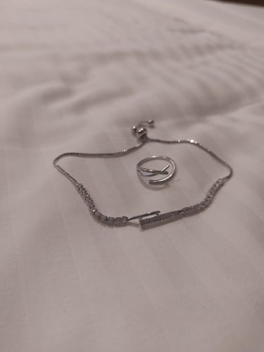 Customer photo review of Sara Lock Bracelet