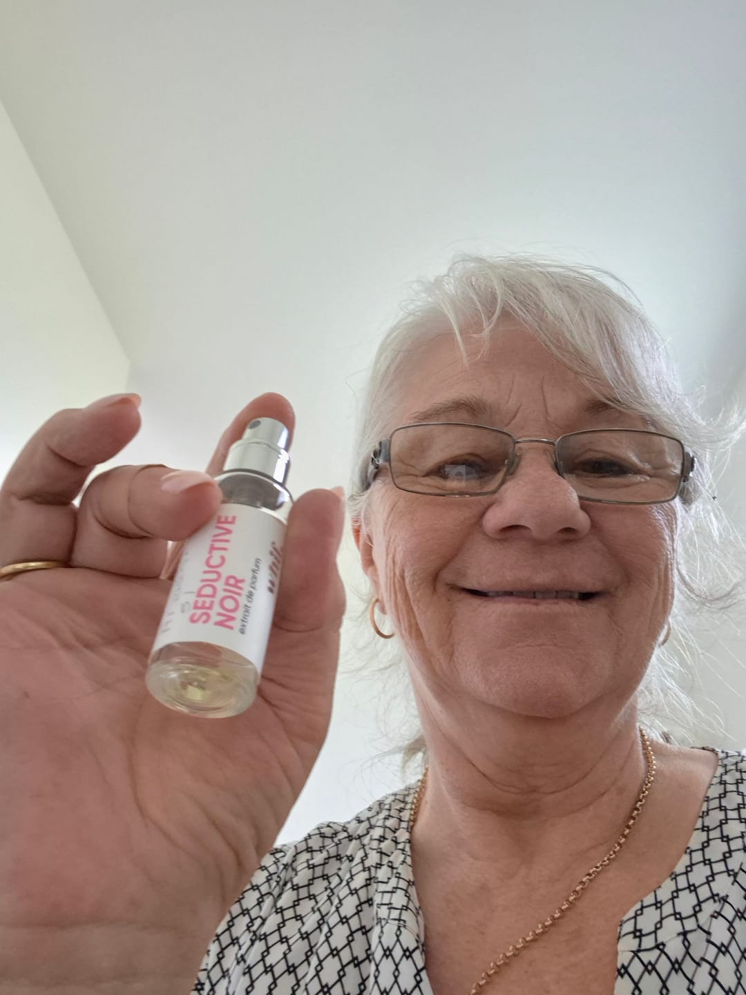 Customer photo review of Seductive Noir