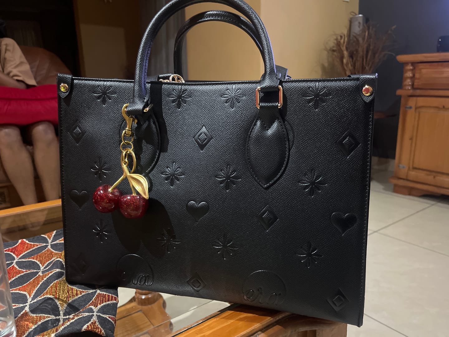 Customer photo review of The Carryall Icon Tote