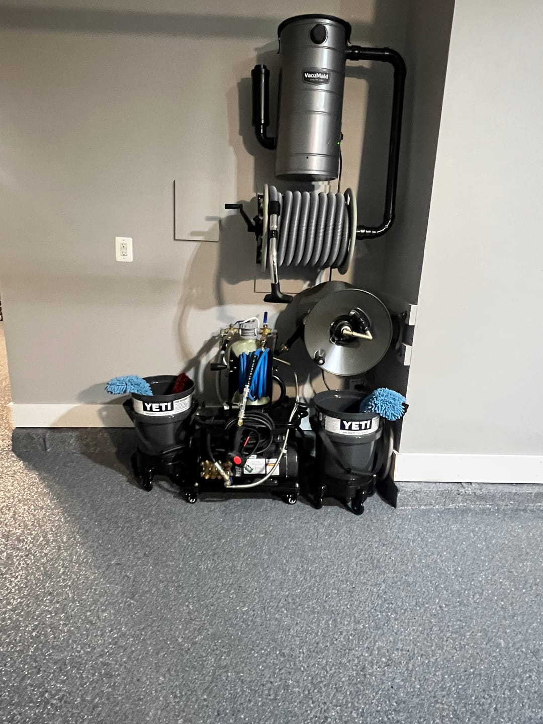 Customer photo review of Glide Bucket Dolly