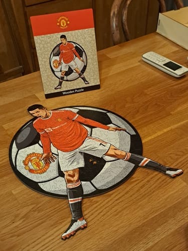 Customer photo review of Cristiano Ronaldo - Holzpuzzle