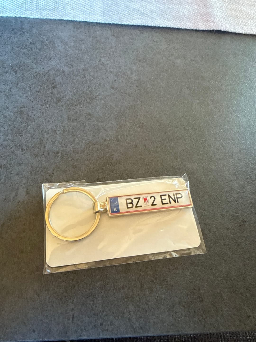 Customer photo review of Österreich Kennzeichen Schlüsselanhänger Mini Nummernschild Metall