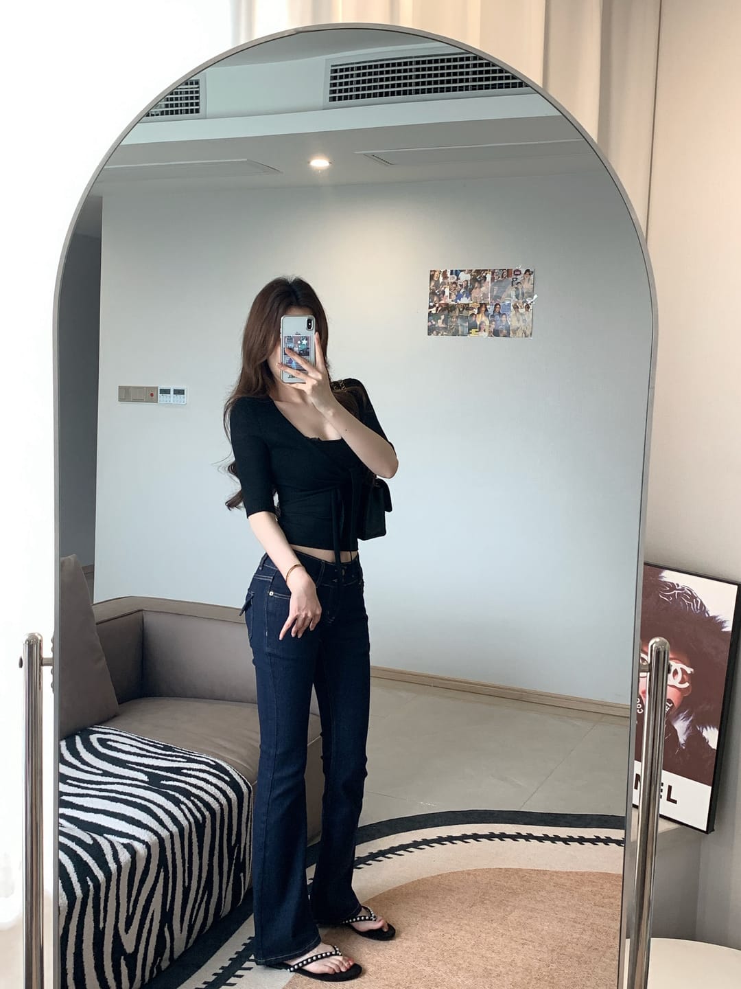 Customer photo review of IAMXIAA Low-Rise Slim Fit Flared Denim Jeans with Vintage Silhouette