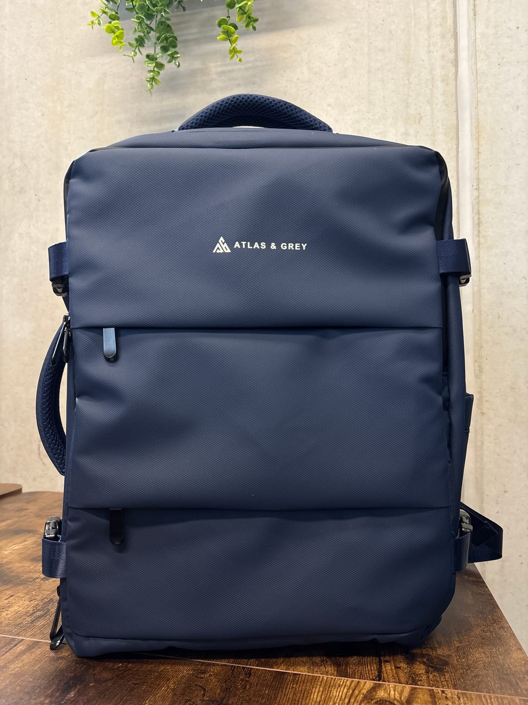 Customer photo review of Travelly Pro 2. Generation | Multifunktionaler Reise-Rucksack
