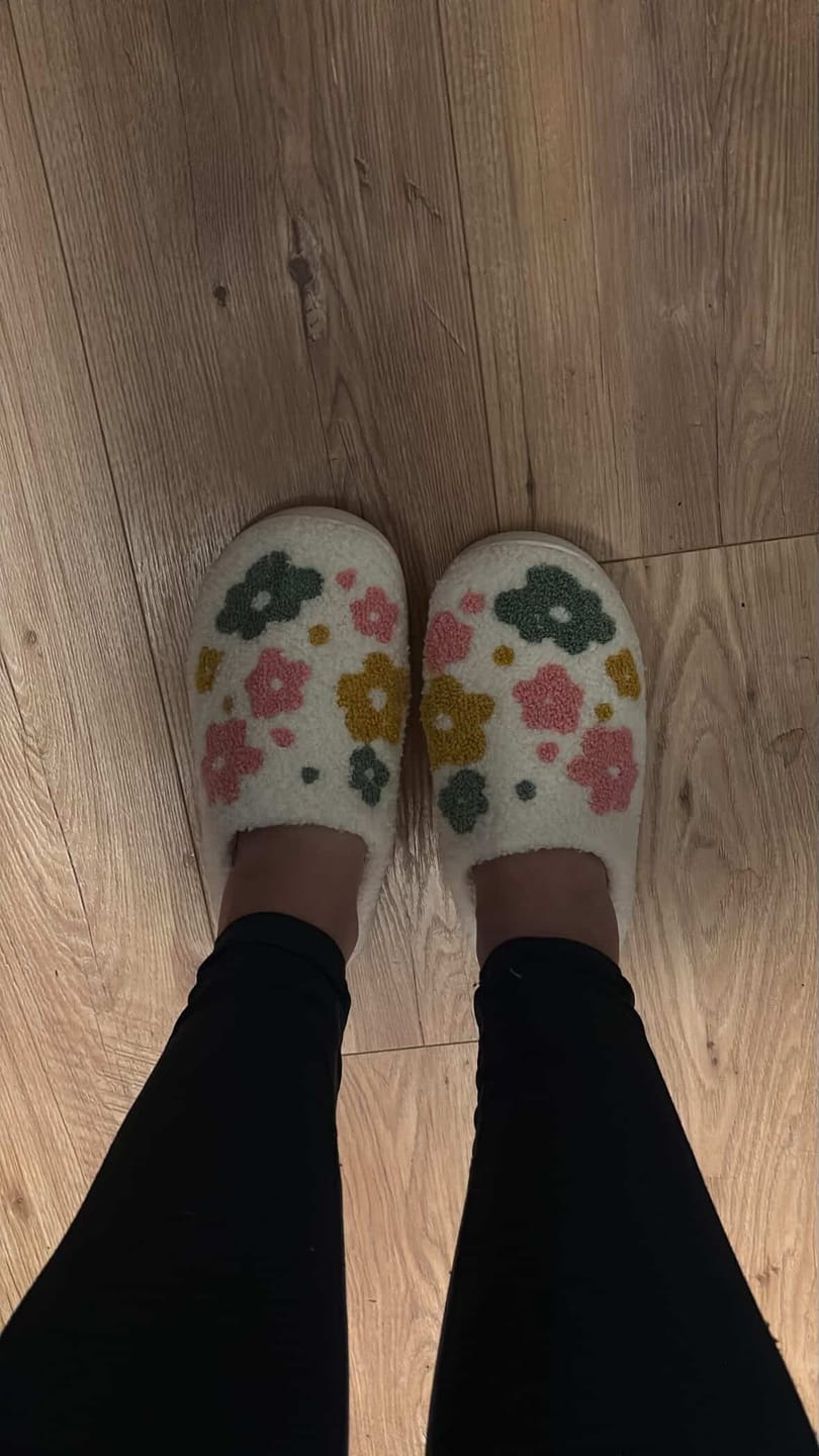 Customer photo review of Livia Flower Slippers
