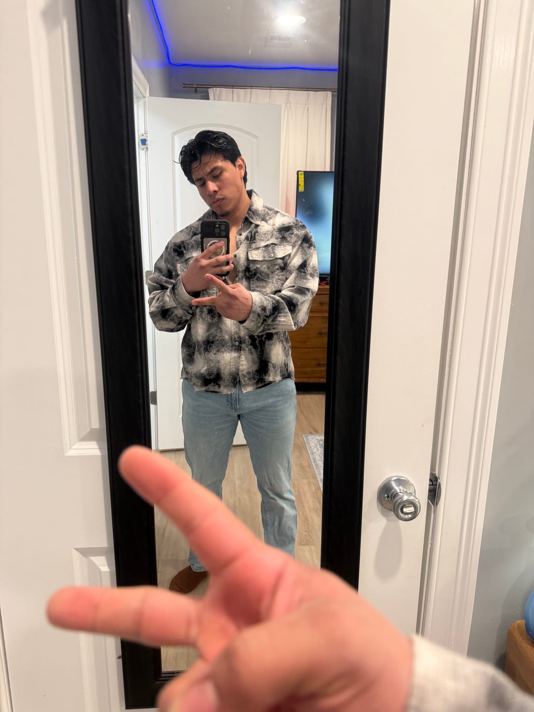 Customer photo review of 6052 - Straight Cut Jeans