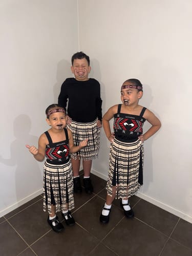 Customer photo review of Kapa Haka Maori Girls Costume