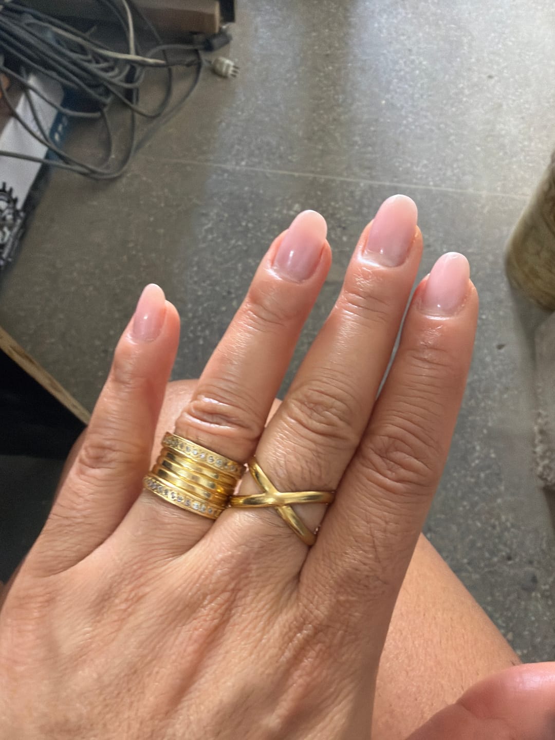 Customer photo review of Anel Cruzado Minimal Ajustável Banhado em Ouro 18K
