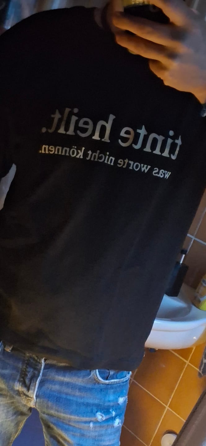 Customer photo review of tinte heilt. - Premium Shirt