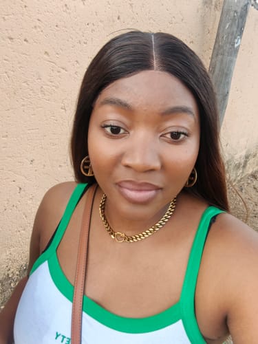 Customer photo review of 5X5 OMBRE CHOC BROWN VIETNAMESE SDD BONE STRAIGHT WIGS