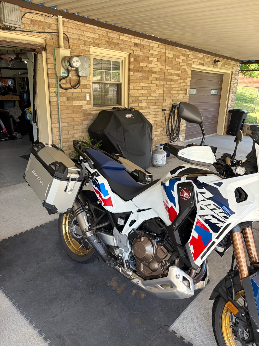 Customer photo review of 45L - Apex XL Honda CRF1100L Africa Twin ADV Sports ES Aluminum Side Cases Silver
