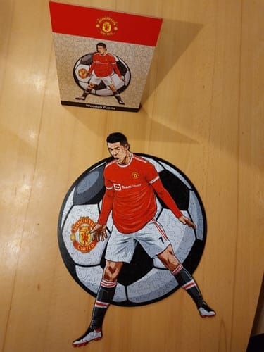 Customer photo review of Cristiano Ronaldo - Holzpuzzle