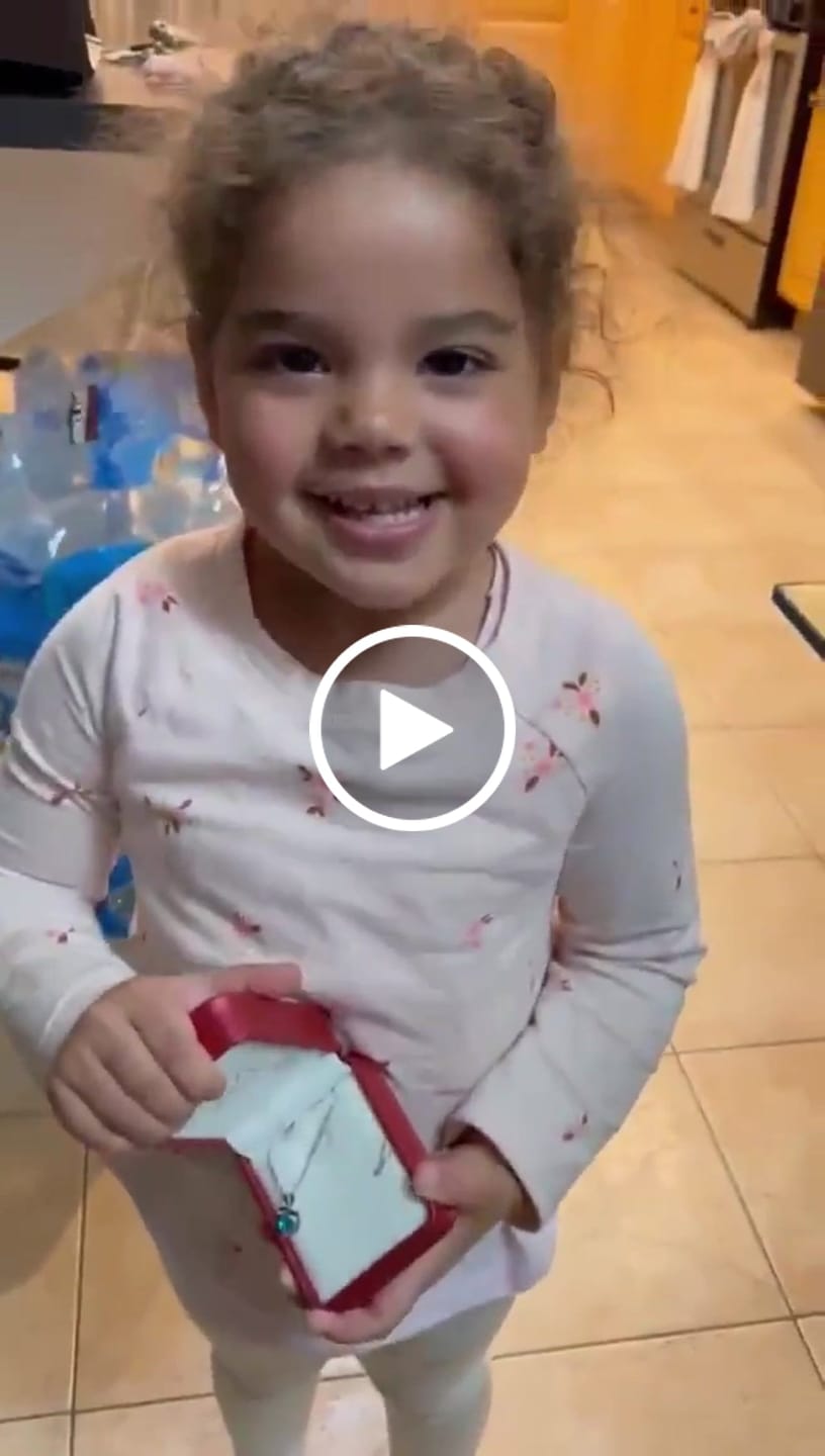 Customer video review of Crystal Flower Necklace + FREE Voice Recording Box