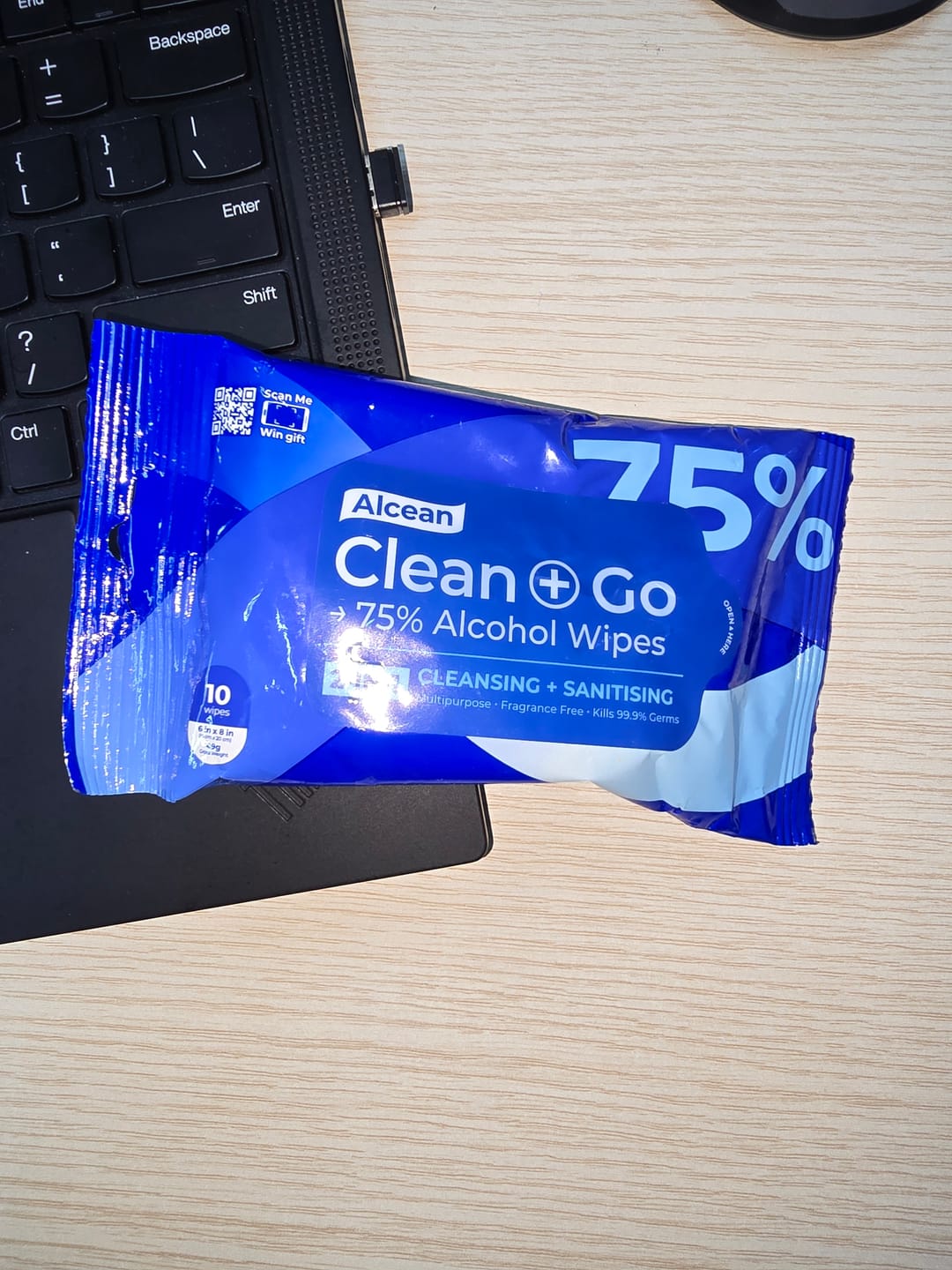 Customer photo review of Alcean 75% Alcohol Wipes (10 Wipes x 6 Packs)