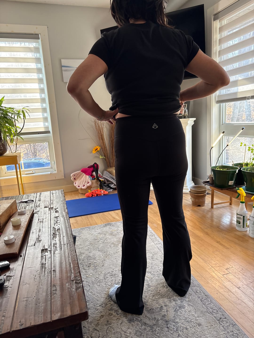 Customer photo review of MixUp Flared Leggings