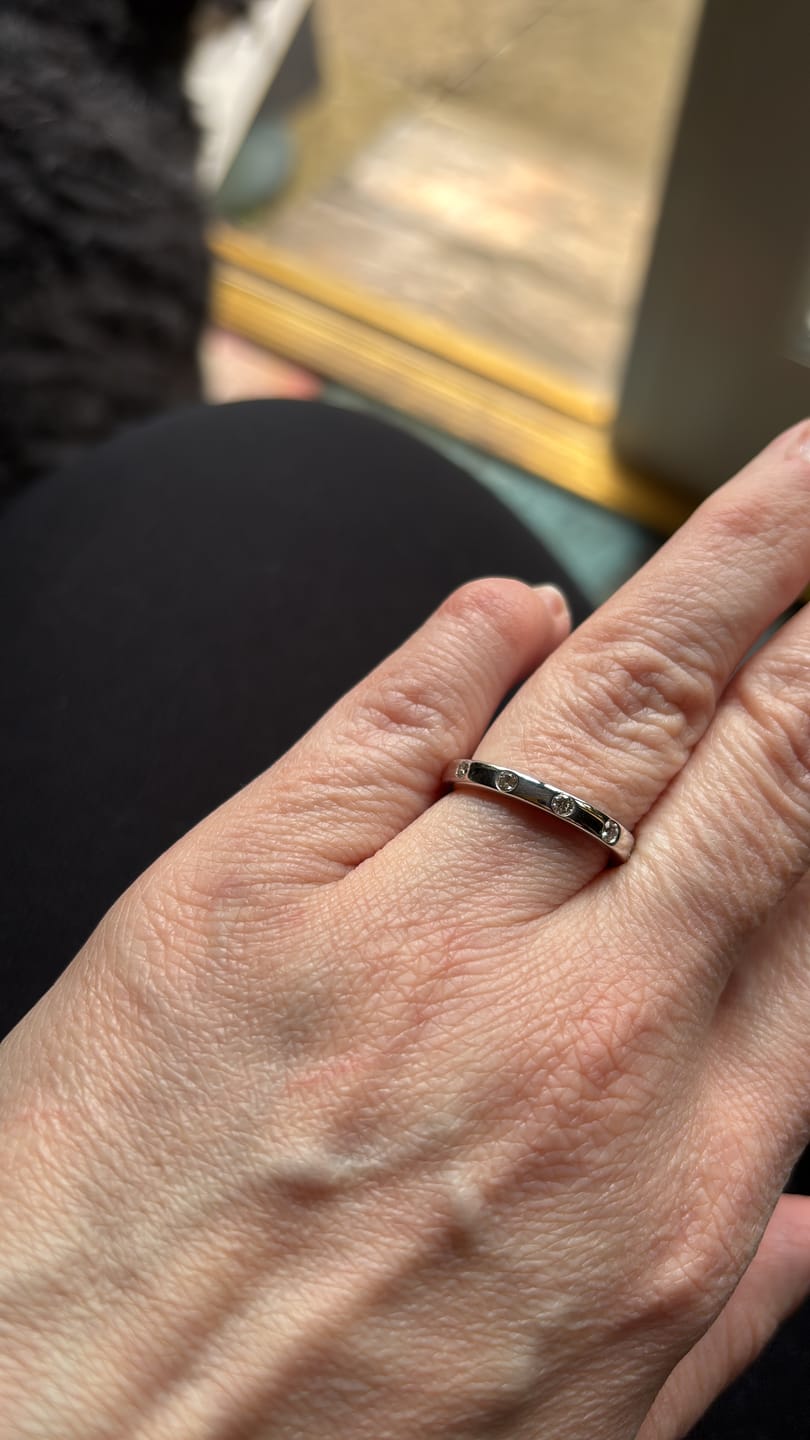 Customer photo review of Versa Lab Grown Diamond Band Ring
