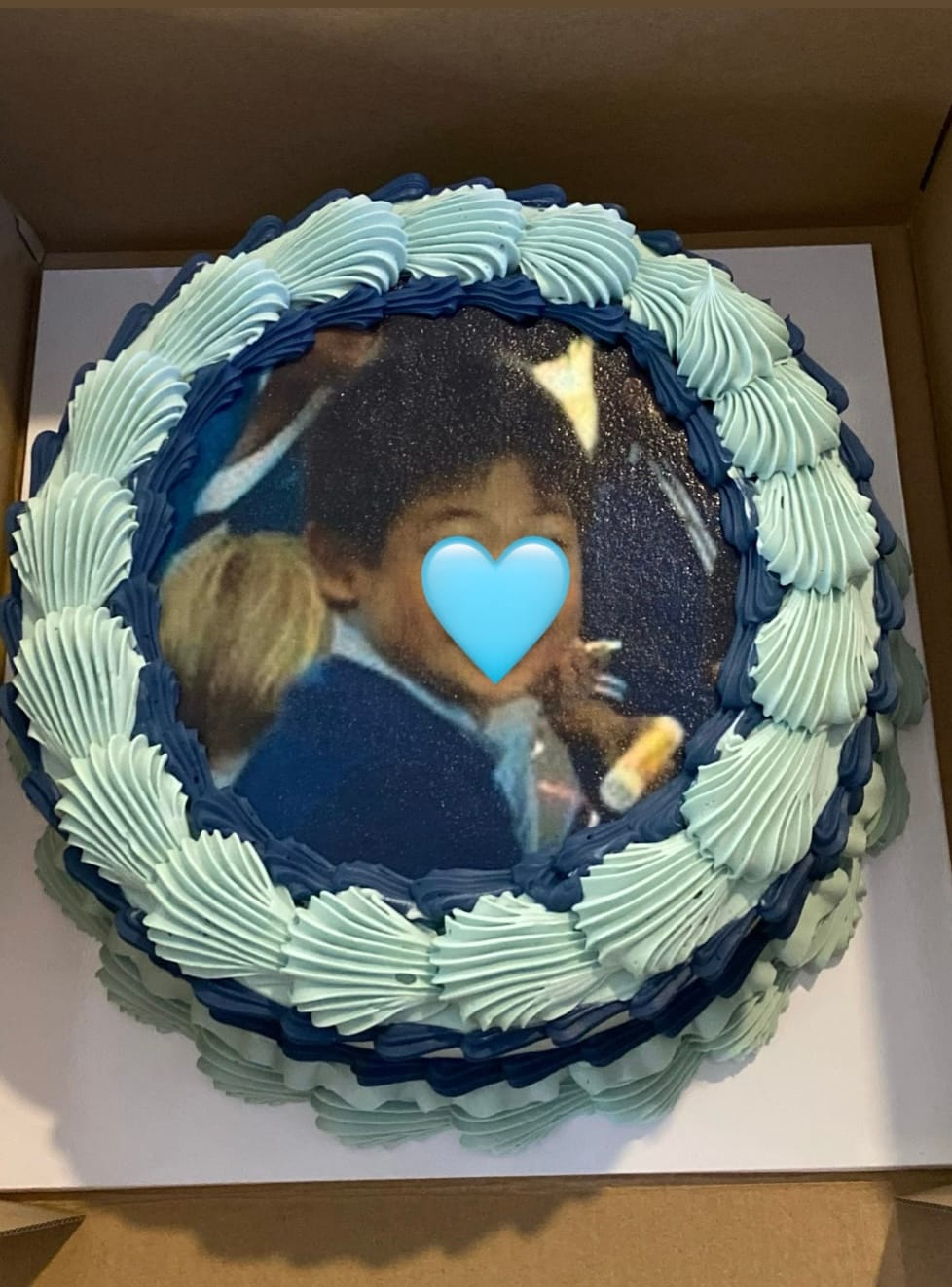 Customer photo review of edible image cake