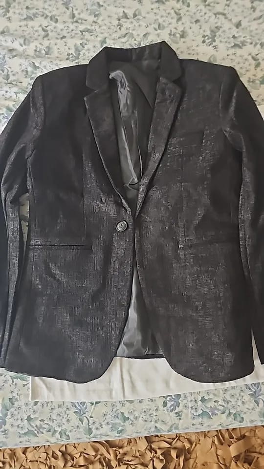 Customer photo review of Men's Slim Fit Fashion Youth Single Breasted Coat Spring Autumn Thin Handsome Casual Suit Korean Trend Hidden Button Detail