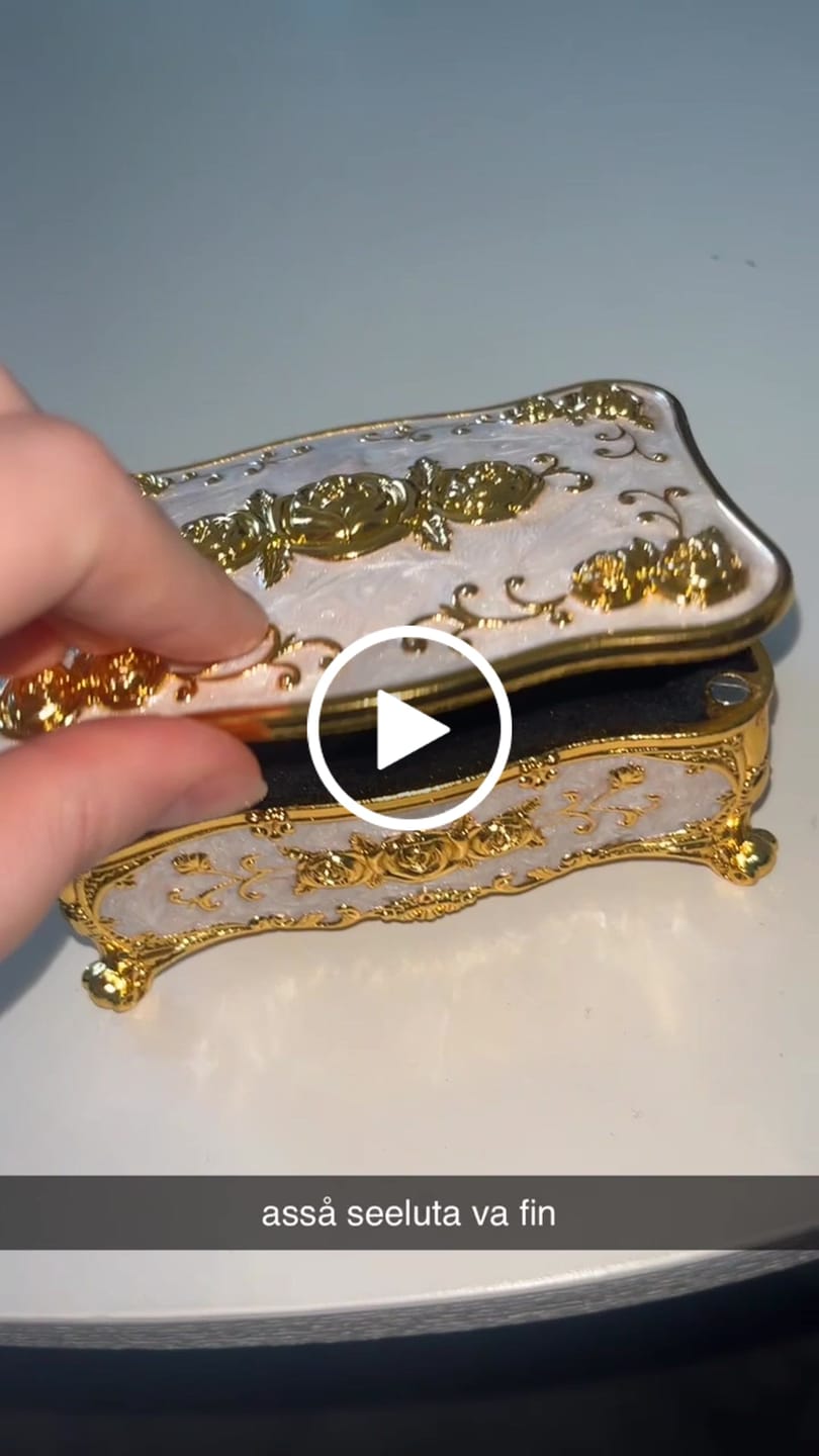Customer video review of Rose Jewelry Box