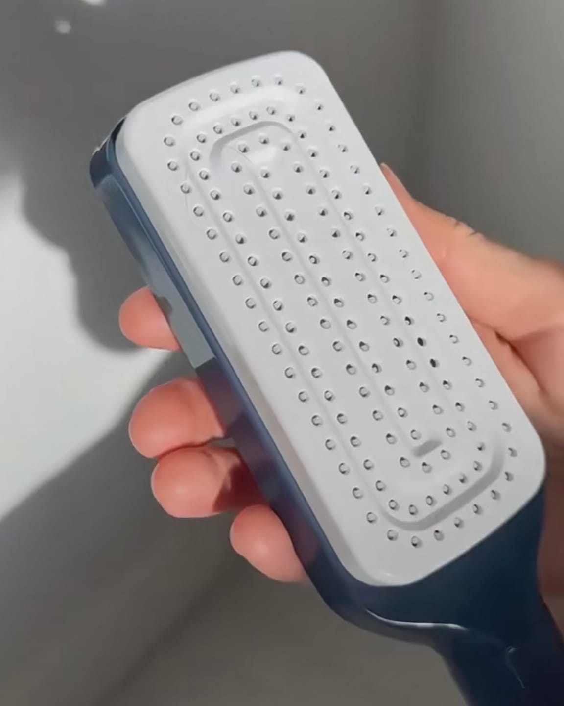 Customer photo review of Koko Self Cleaning Hair Brush