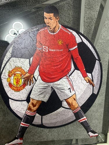 Customer photo review of Cristiano Ronaldo - Holzpuzzle