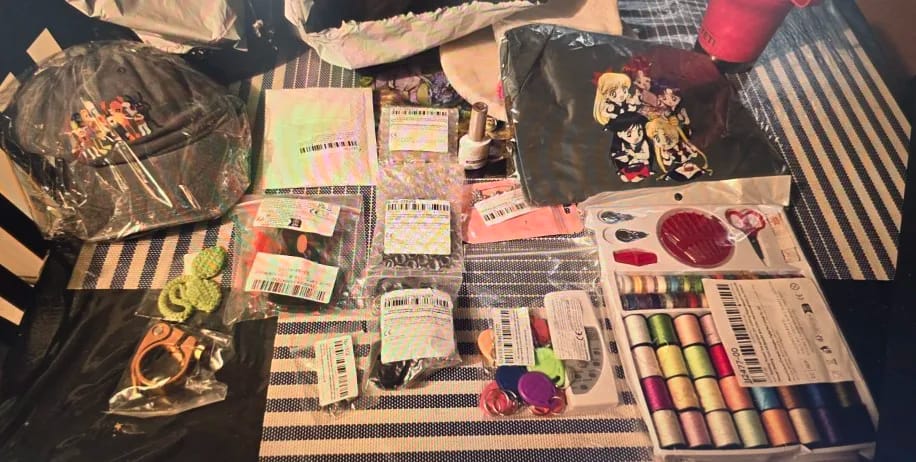 Customer photo review of BORN PRETTY 10ml Brown Purple Black Red Cat Magnetic Gel Polish Manicure Soak Off UV Gel Nail Art Varnish Autunm Winter Nails