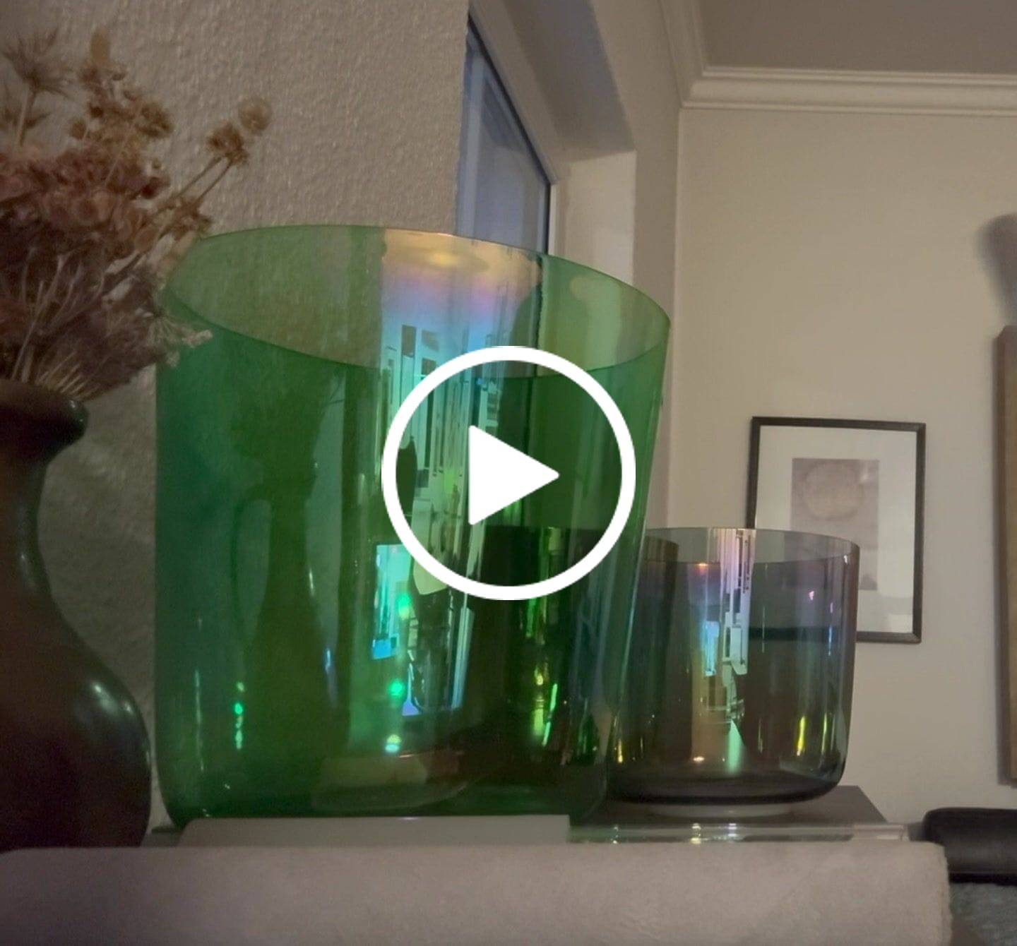 Customer video review of Northern lights Clear Crystal Singing Bowl Alchemy 440/432Hz Quartz Sound Bath Meditation Bowl