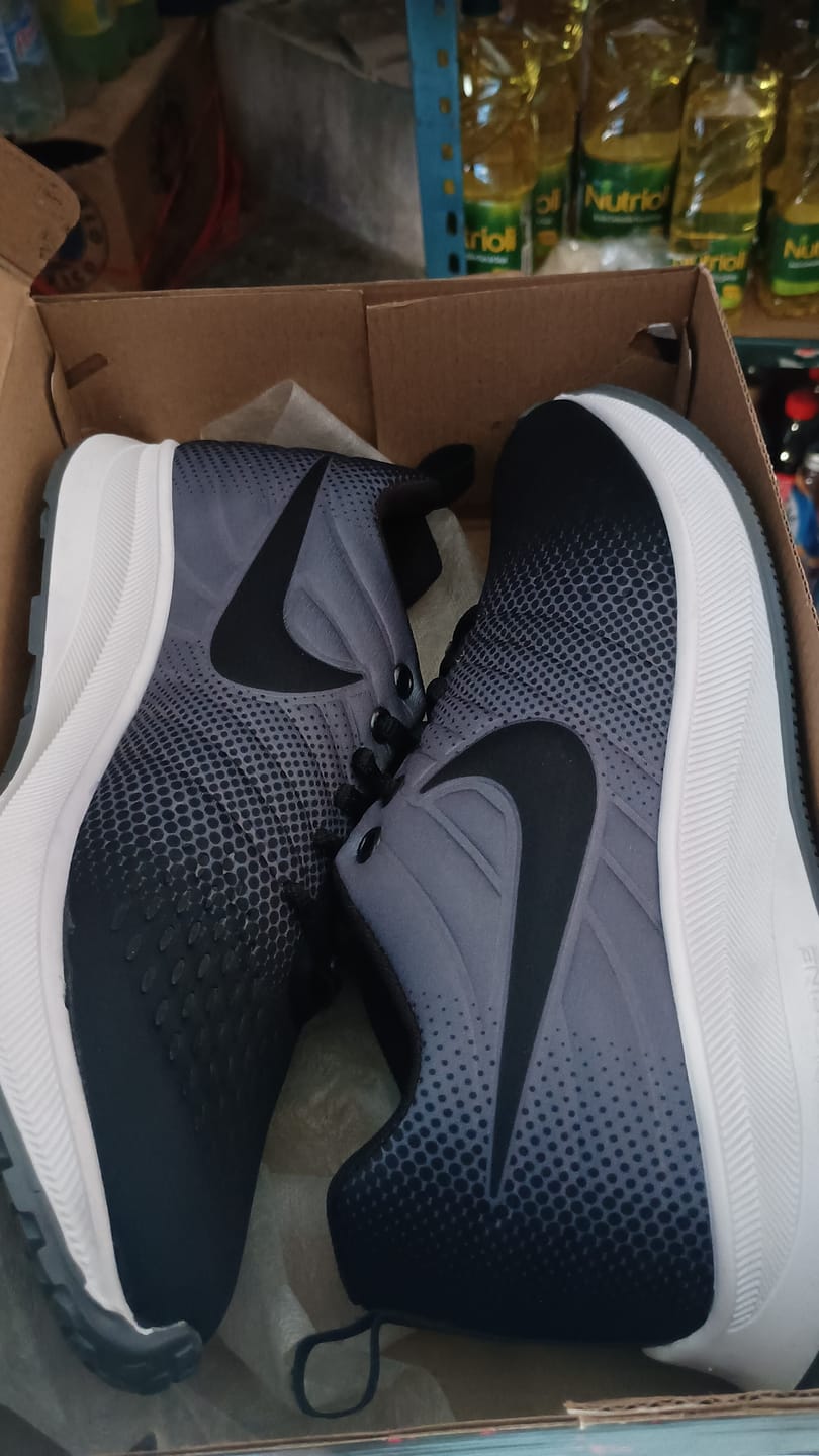 Customer photo review of Tenis 012 Negro Oxford Negro