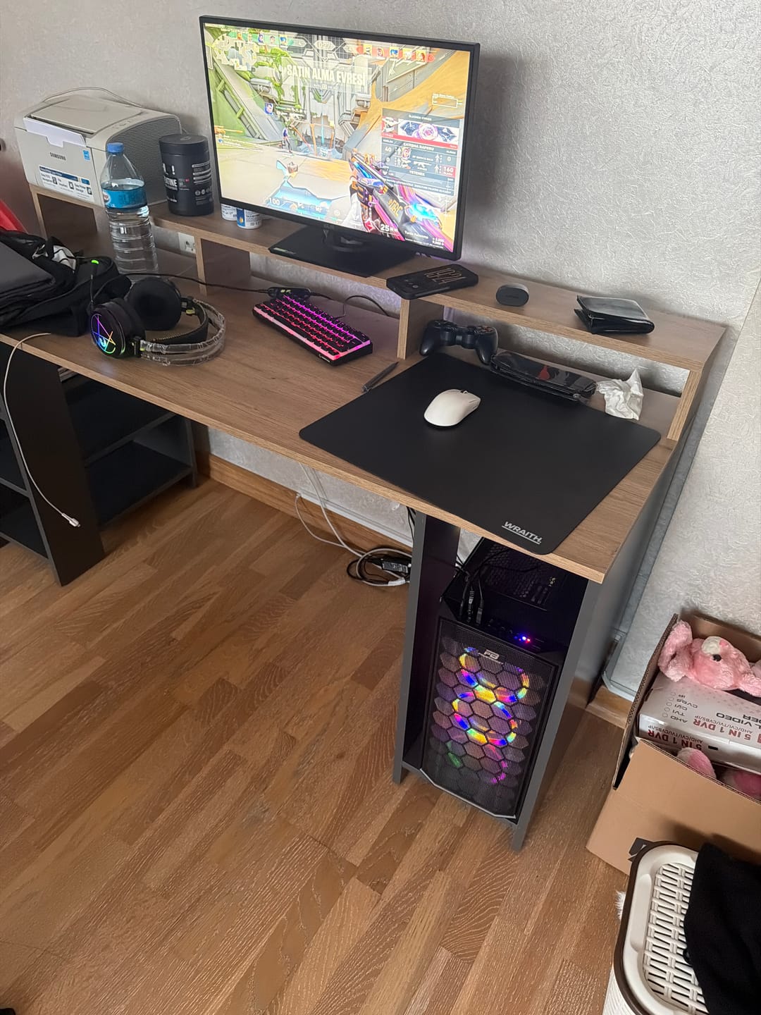 Customer photo review of Rani HA110 Raflı Oyuncu Bilgisayar Masası 160 Cm Çalışma Masası Sepet Ceviz - Antrasit