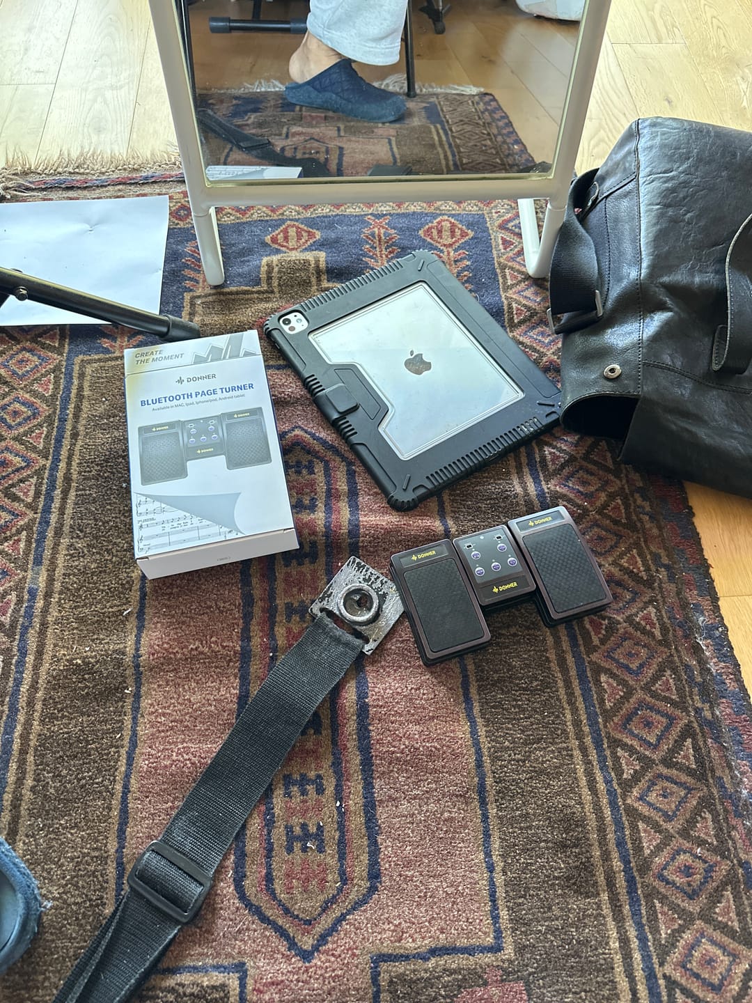 Customer photo review of Donner DBM-10 Bluetooth Auto  Sans Fil Page Turner Pédale