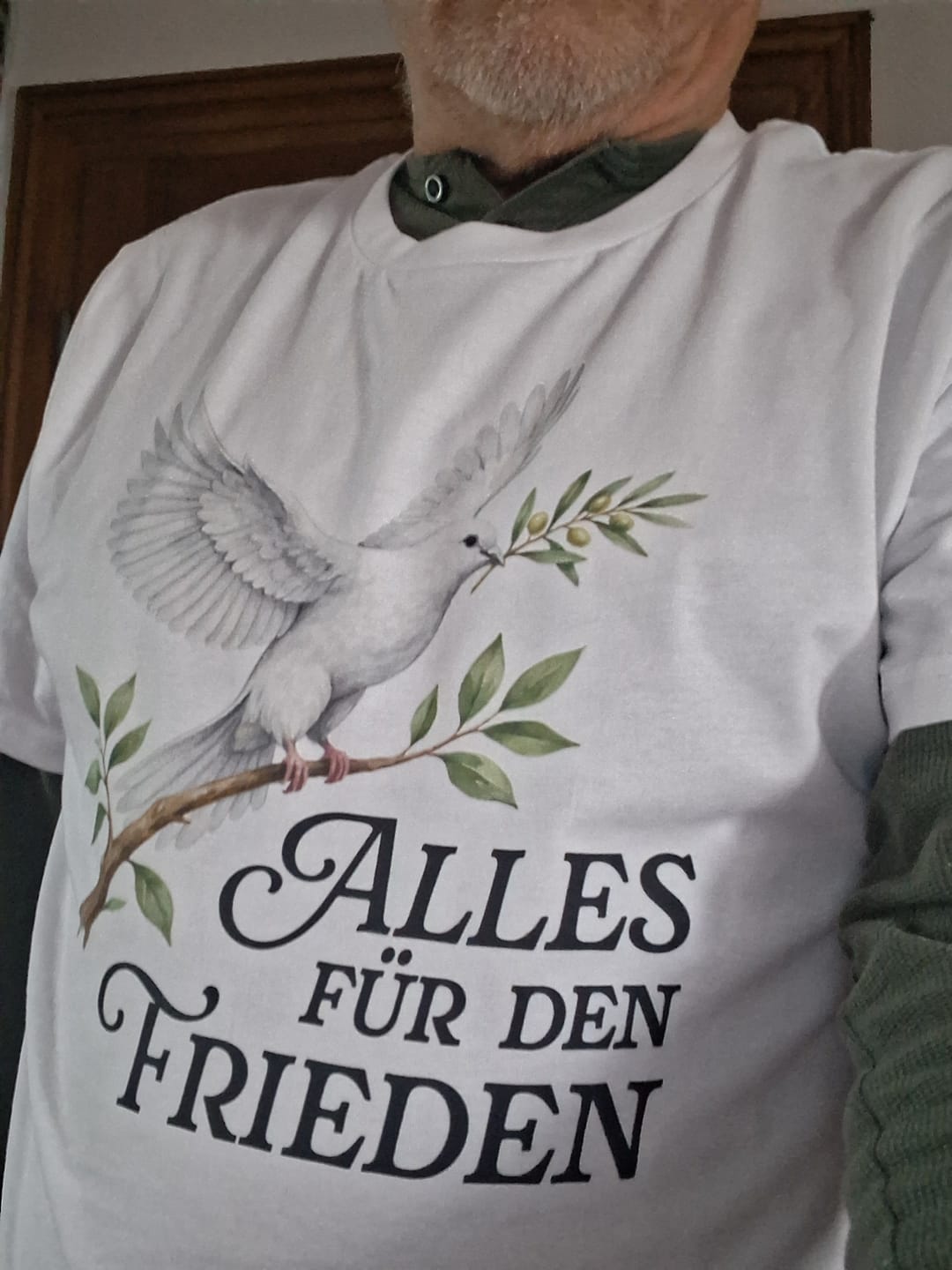 Customer photo review of T-Shirt „Alles für den Frieden“